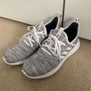 BRAND NEW bareley used adidas cloud foam sneakers (size 9)